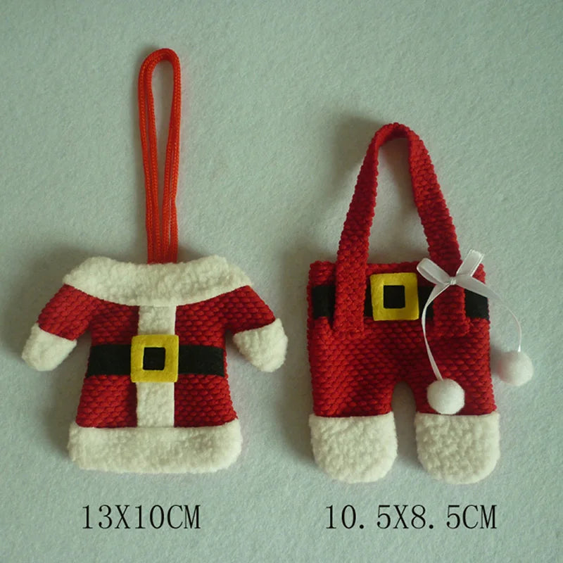 Santa Suit Christmas Cutlery Holders – 6 Pieces