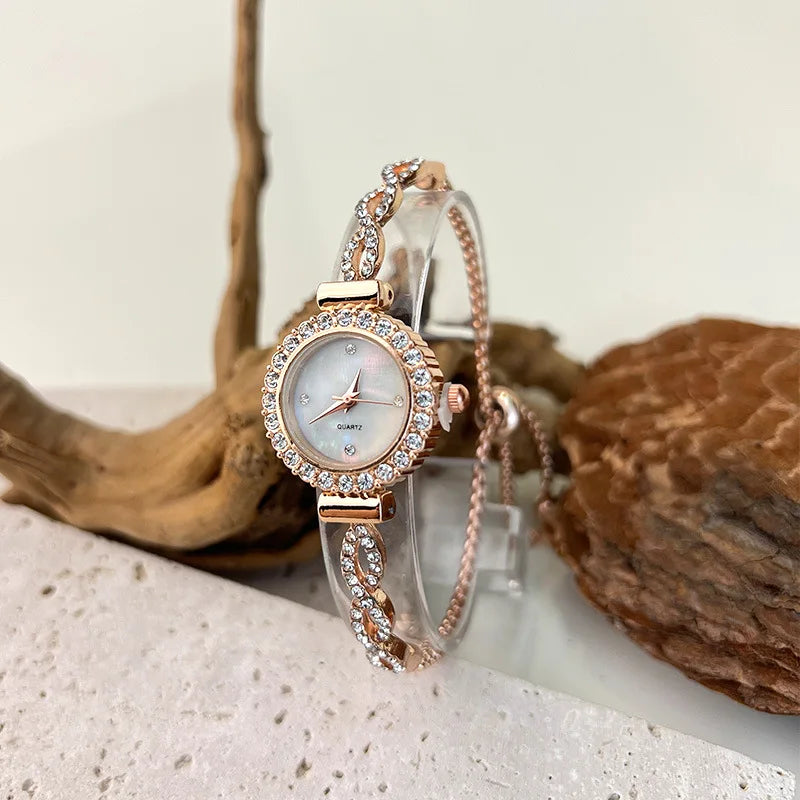 Women's Infinity-Link Quartz Bracelet Watch