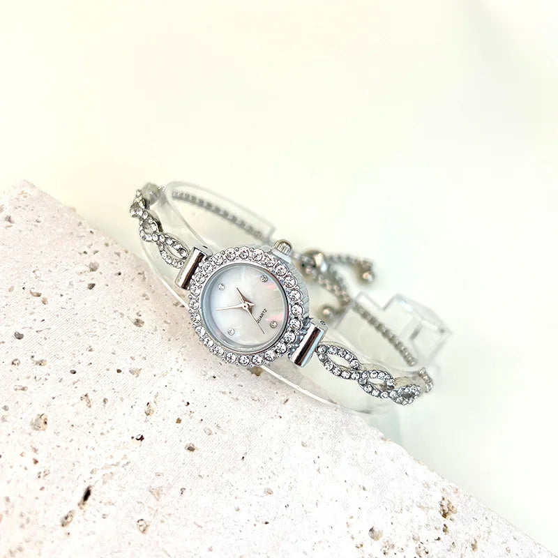 Women's Infinity-Link Quartz Bracelet Watch